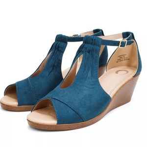 Journee Collection Women's Kedzie Wedge Sandal Size 9